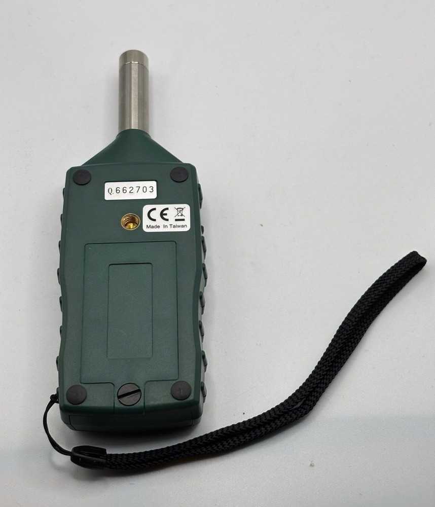 Extech SL510 Sound Level Meter Turns on Untested