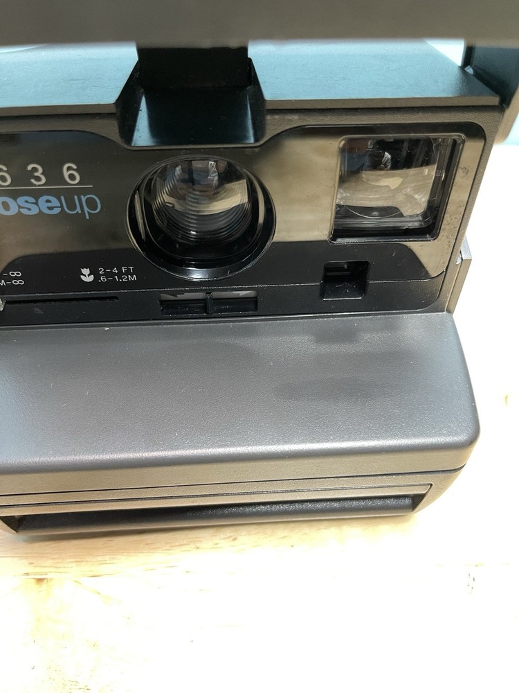 Polaroid 636 Closeup Instant Camera Untested