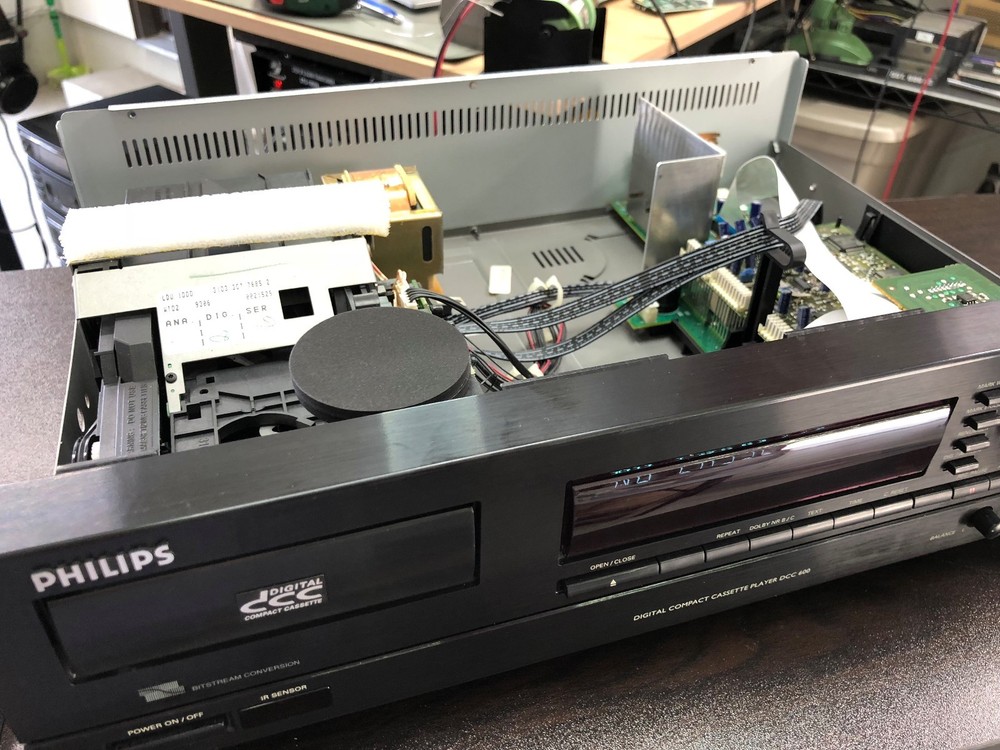 Philips Digital Compact Cassette DCC 600 USA Model fully restored.