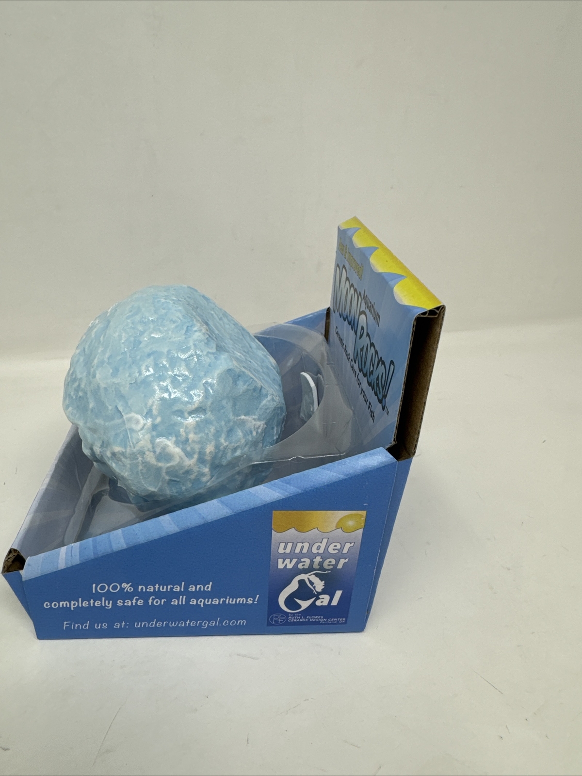 Aquarium Rock Cave Moon Rock Glow-in-the-Dark Ceramic Fish Cave Blue White NEW