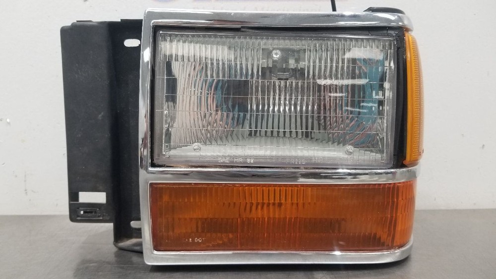 92 FORD RANGER HEADLIGHT TURN SIGNAL CORNER LIGHT ASSEMBLY LEFT DRIVER