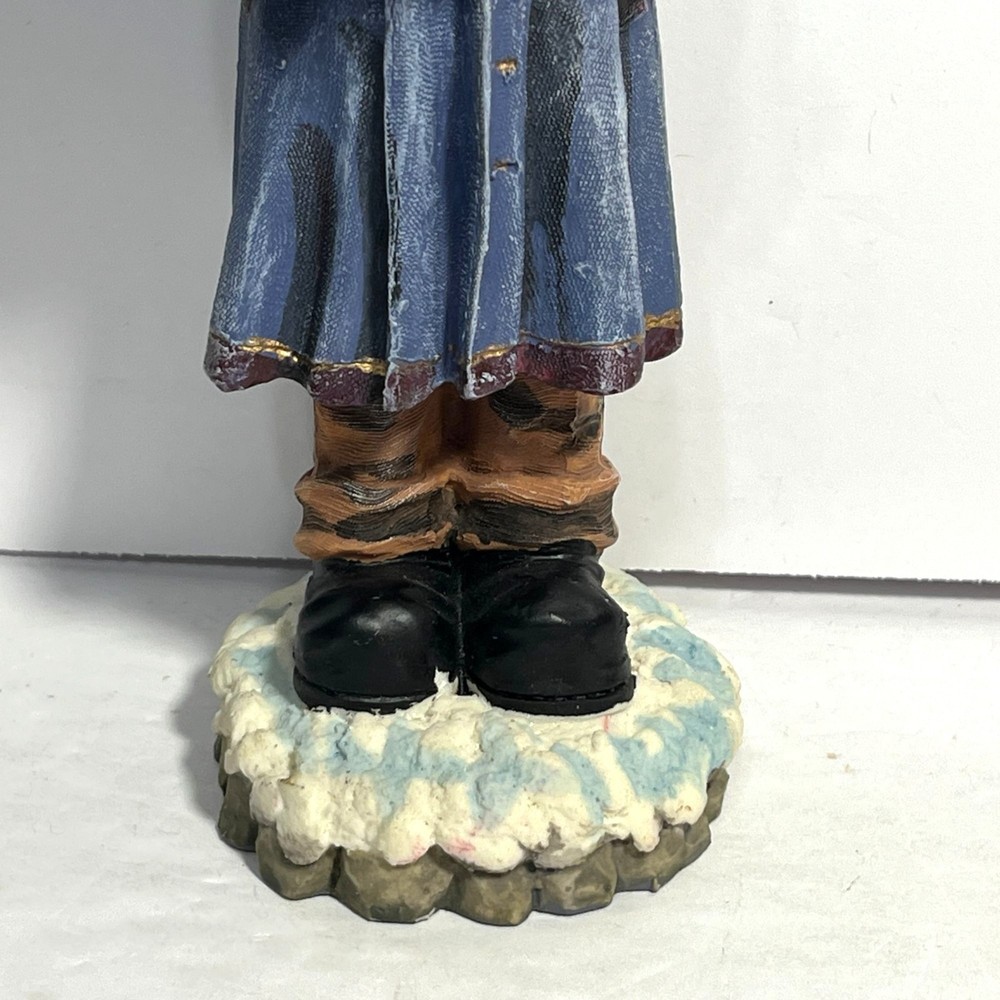 Christmas Caroler Man with Beard Windsor Collection