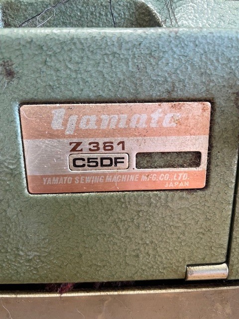 YAMATO Z361 OVERLOCK MACHINE WITH TABLE