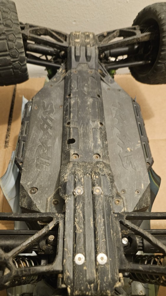 Traxxas Maxx Roller/slider