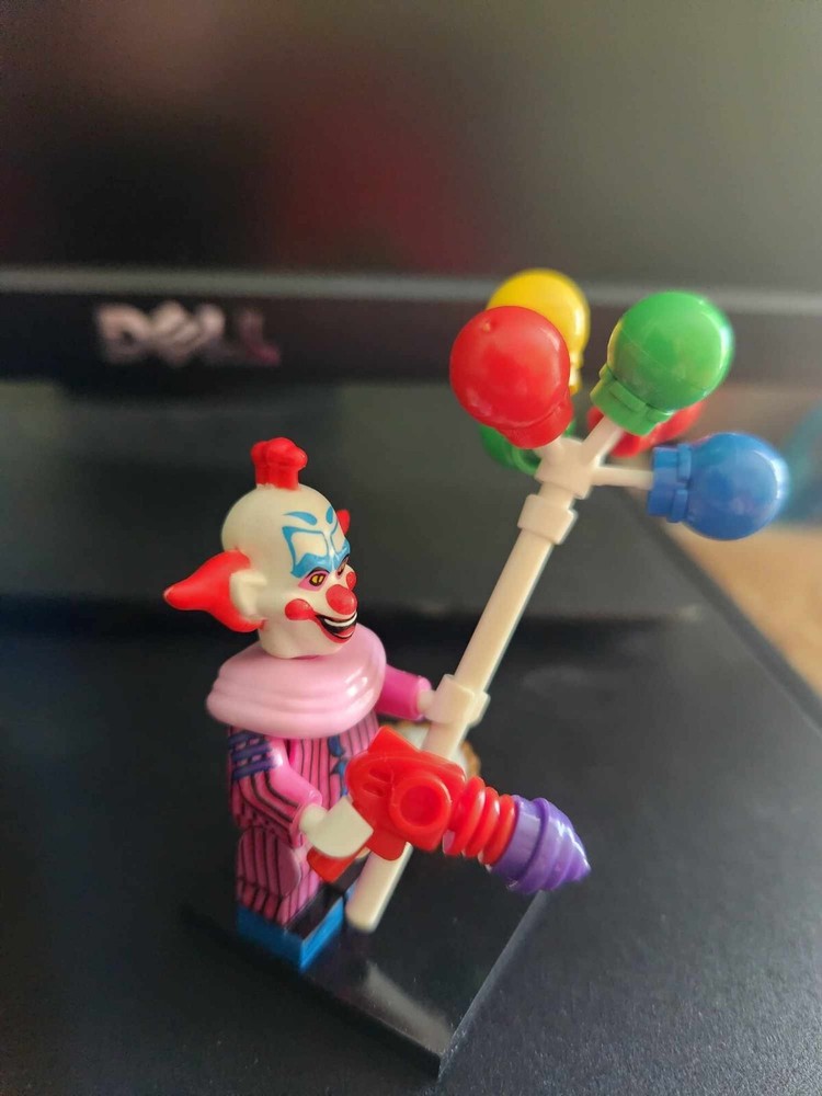 MINI KILLER KLOWNS CUSTOM Made & Printed JUMBO Plus Pie & Base