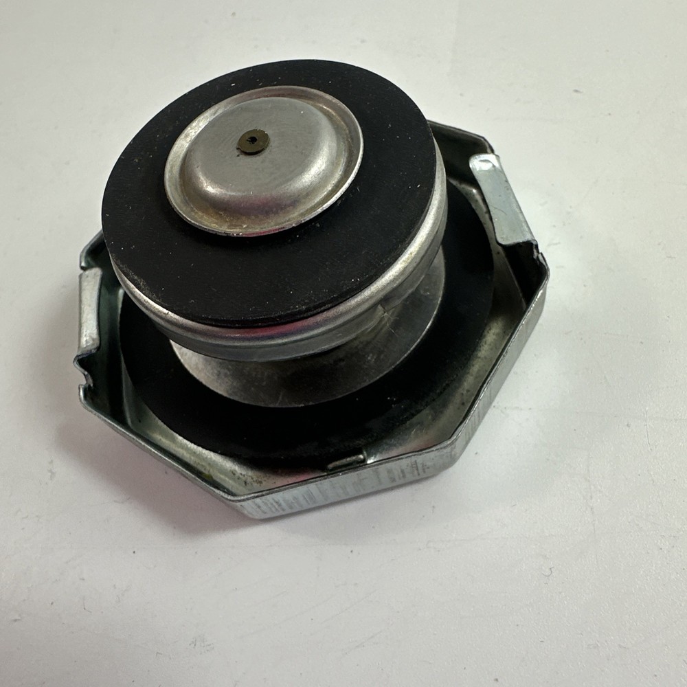 Stant 28-32LBS. radiator cap