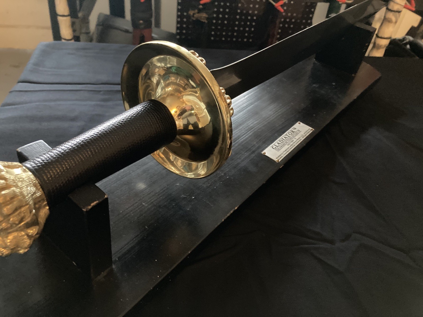 Gladiator Tigris of Gaul Sword x Dreamworks 2000W/ Stand Replica Please