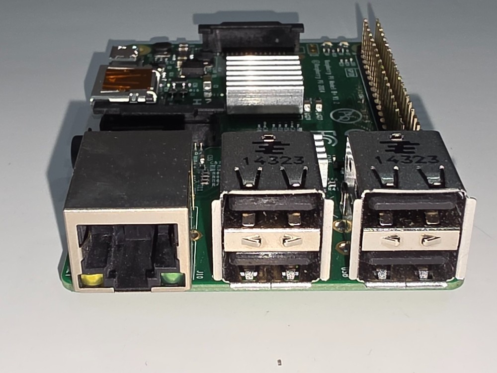 Raspberry Pi Model B+ V1.2 2014 with Case