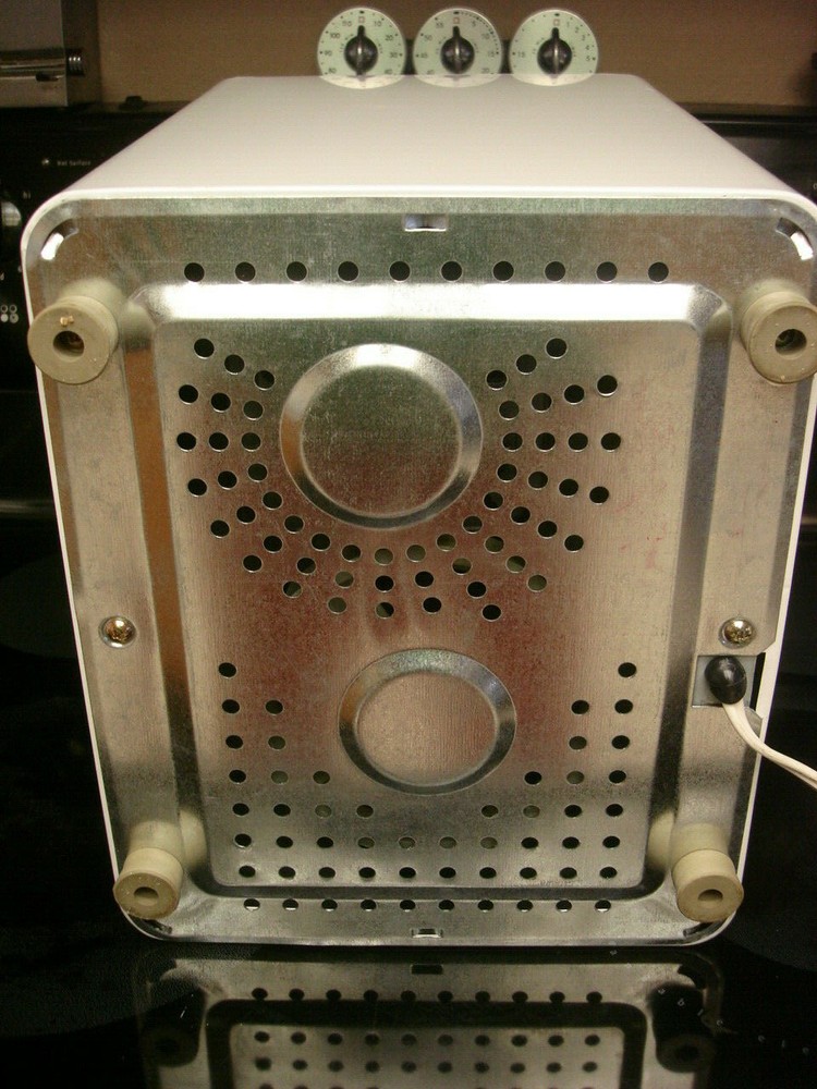 Breadman Bread Maker Machine Model TR-442, 8 Programs 3 Loaf Sizes + Yeast