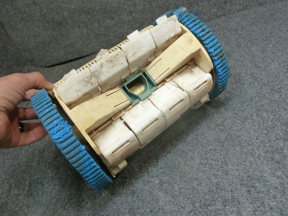 Hayward THE POOL CLEANER 2 Wheel Vacuum