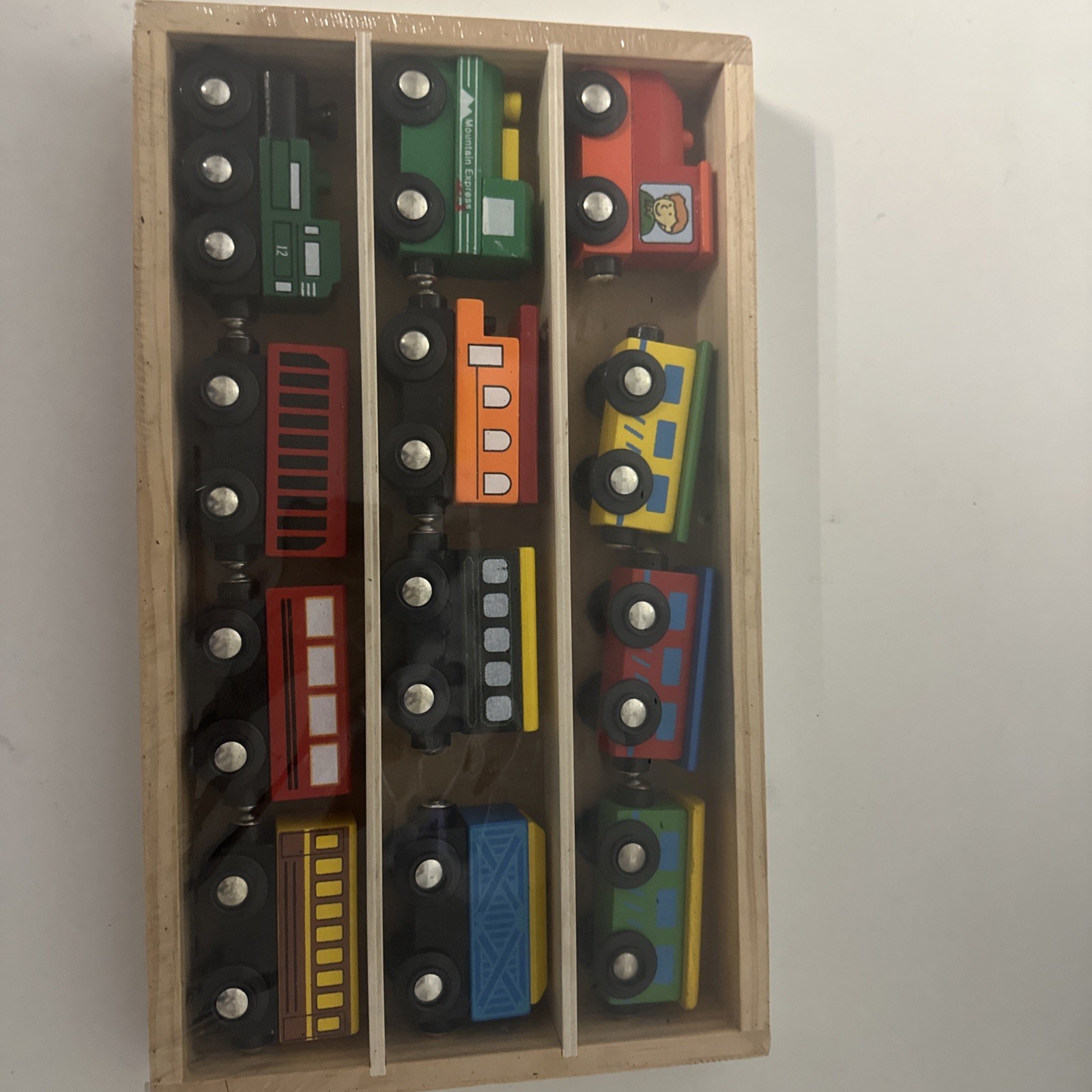 Wooden Train Set 12 Pcs Magnetic Engines & Cars set educational Toy New