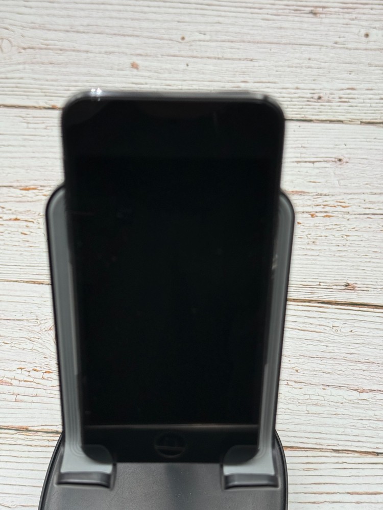 Apple iPod Touch 6th Generation 32GB MP3/Video Player - Grey