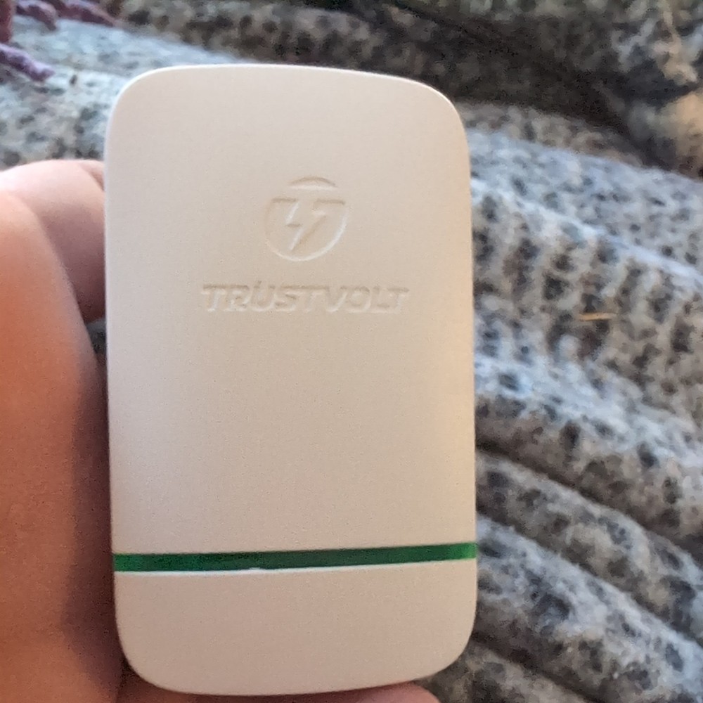 TRUSTVOLT Plug-in Device Miracle Watt SD008 Spike Buster