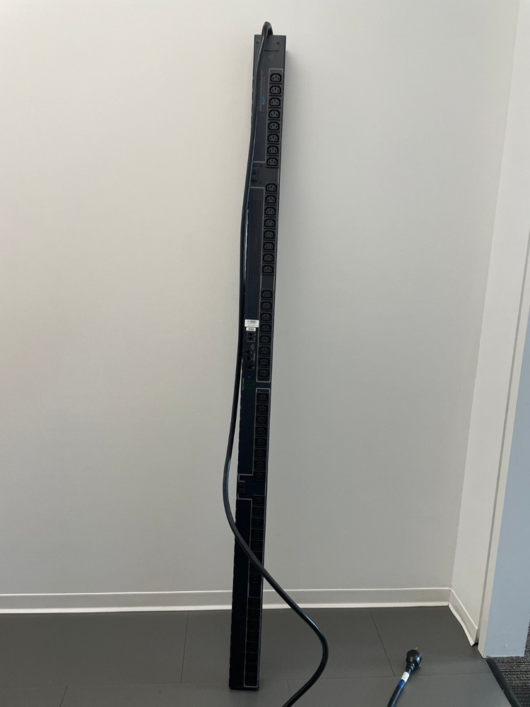 Server Tech Switched PDU - 5.0kW, STV-4301C / USED