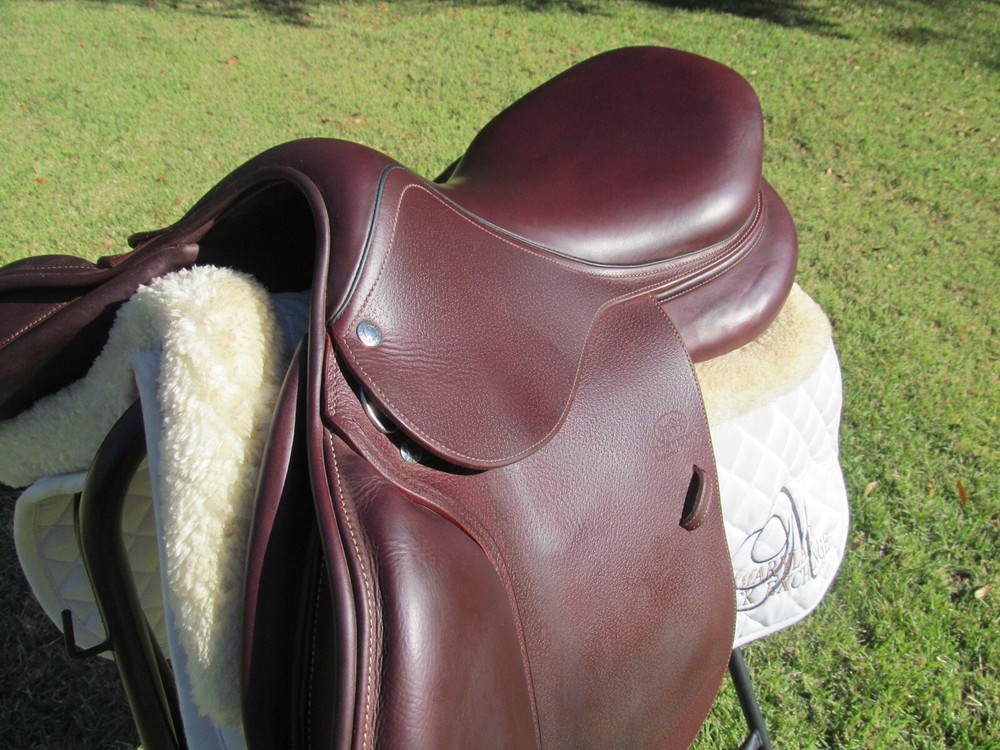 18" DEVOUCOUX BIARRITZ S close contact jumping saddle-2A FLAPS-2017 MODEL
