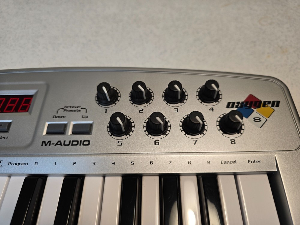 M-Audio Midiman Oxygen 8 25 key Controller MIDI - Keyboard Controller USB