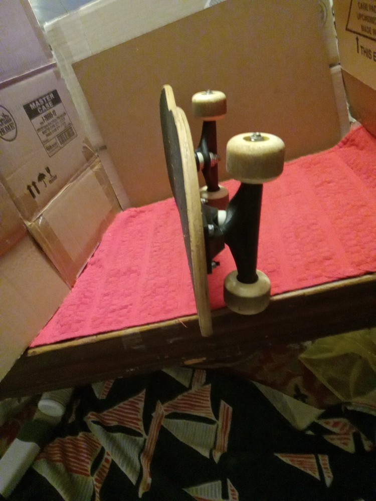 A VINTAGE 18inch×9 Scateboard .