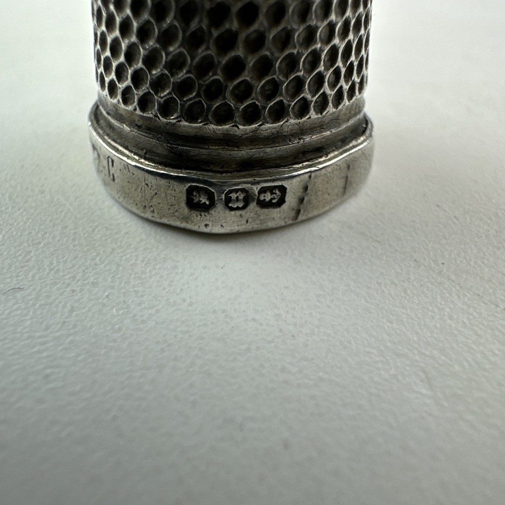 Vintage Birmingham Solid Silver 1887 Dated Thimble 2.2cm x 1.7cm 4.6g