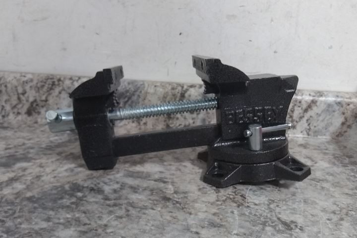 Bessey BV-HW45 4 In Max Jaw Opening Standard Duty Light Duty Bench Vise