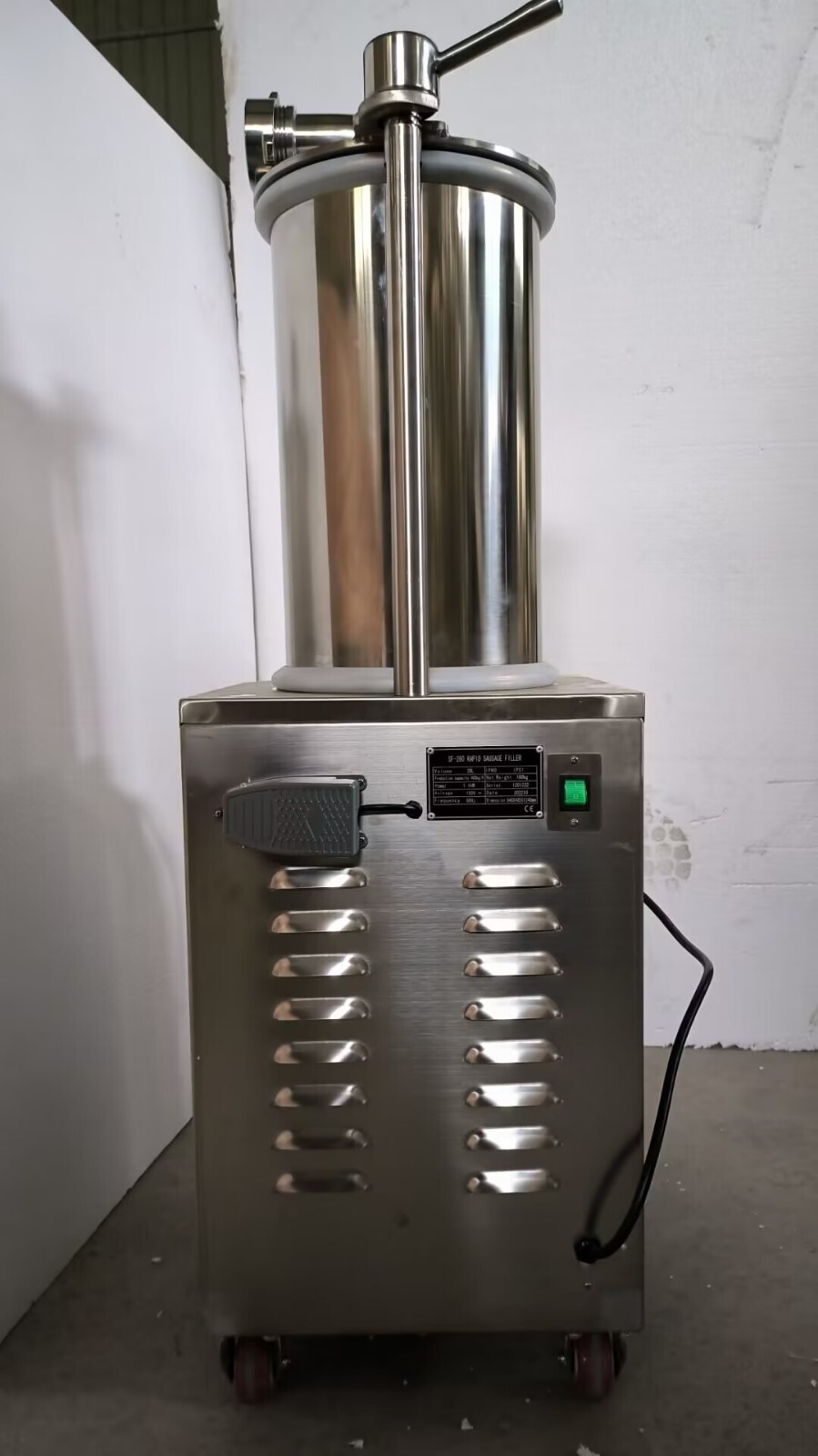 Hydraulic 57 lb. Sausage Stuffer | Automatic 110V | 882 lb/h | Sausage Filling