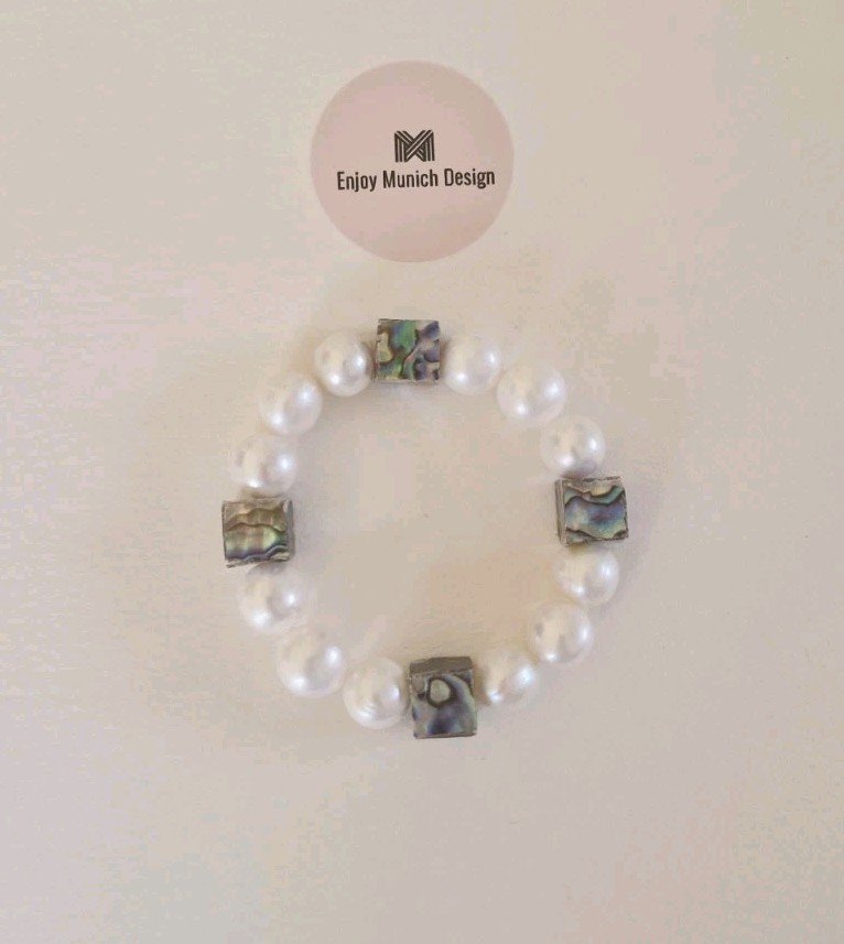 Beaded Bracelet with Abalone Cube