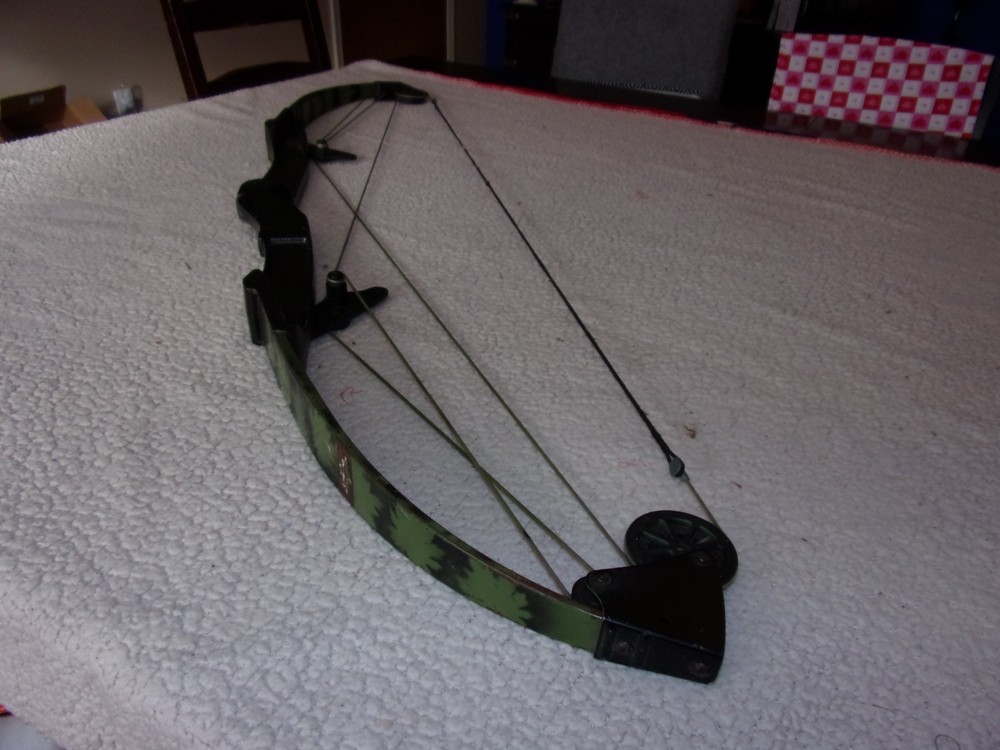 Bear Whitetail Hunter Compound Bow