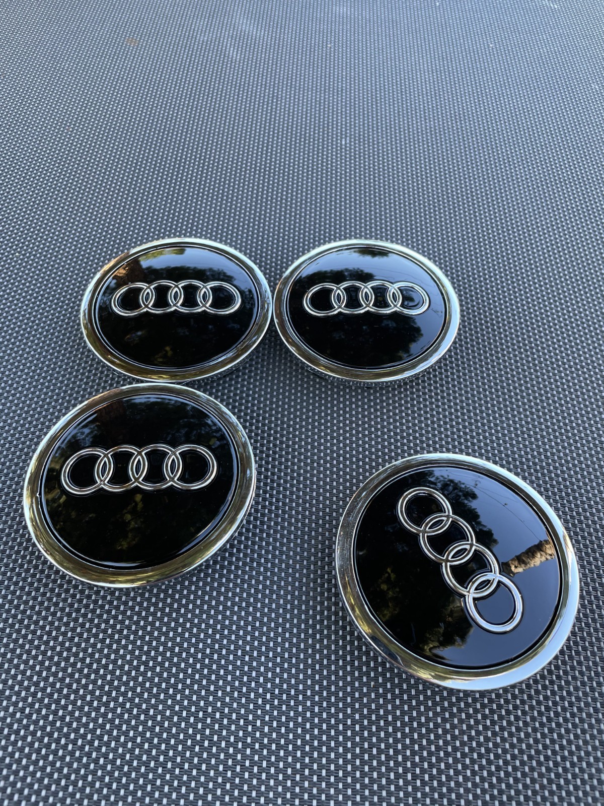 AUDI 4x BLACK - CHROME 69 mm/2.72in Wheel Rim Center Hub Cap