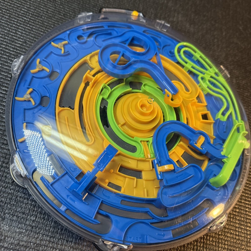 Spin Master Perplexus Revolution Runner Motorized Perpetual Motion 3D Maze Works