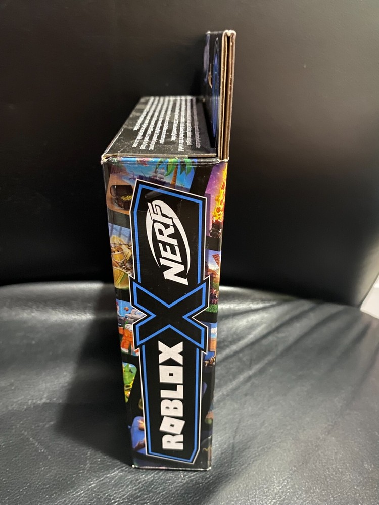 NERF Roblox Phantom Forces: Boxy Buster Dart Blaster, Pull-Down Priming 2 Darts