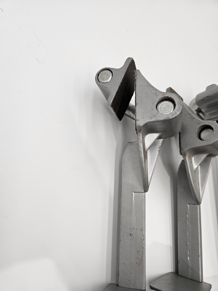 4 pc Cabinet Shelf Clamps