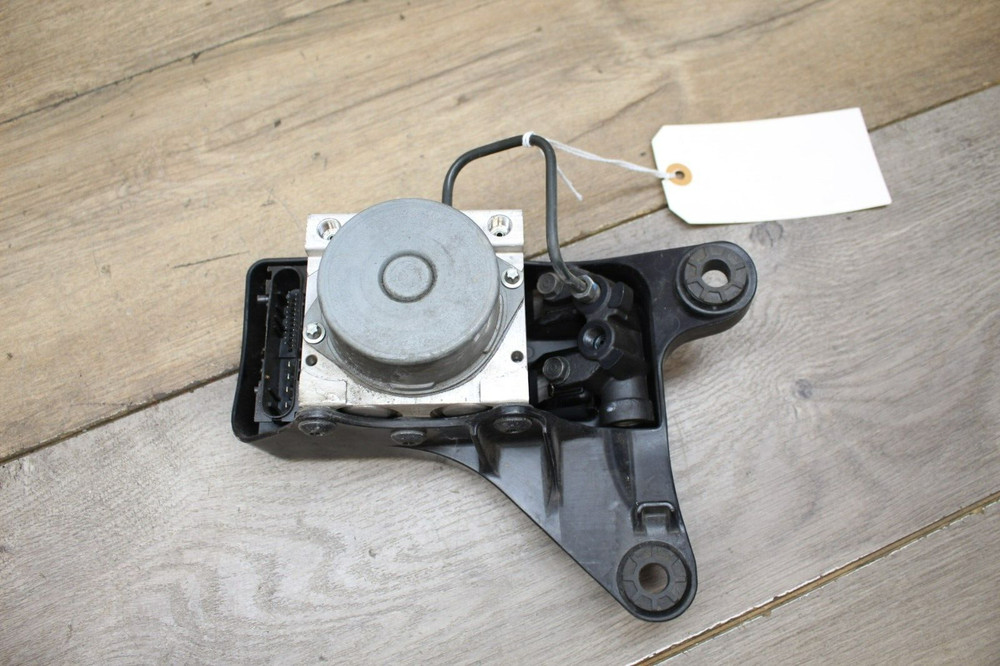14 15 16 Honda VFR800 ABS CONTROL MODULE