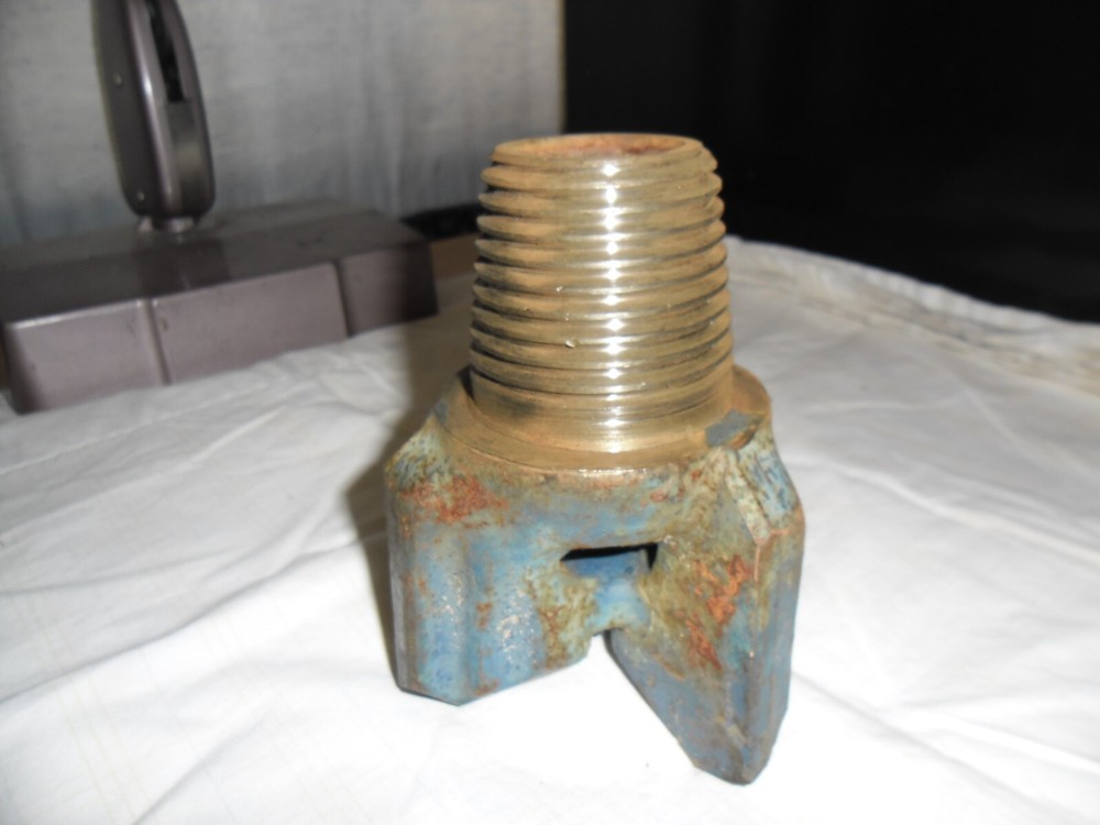 Drag Bit 4 1/2 3 Bladed Carbide Bit (New)