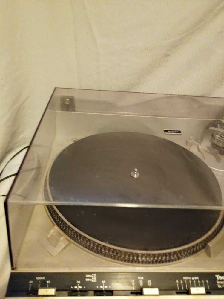 Technics SL-3350 Turntable