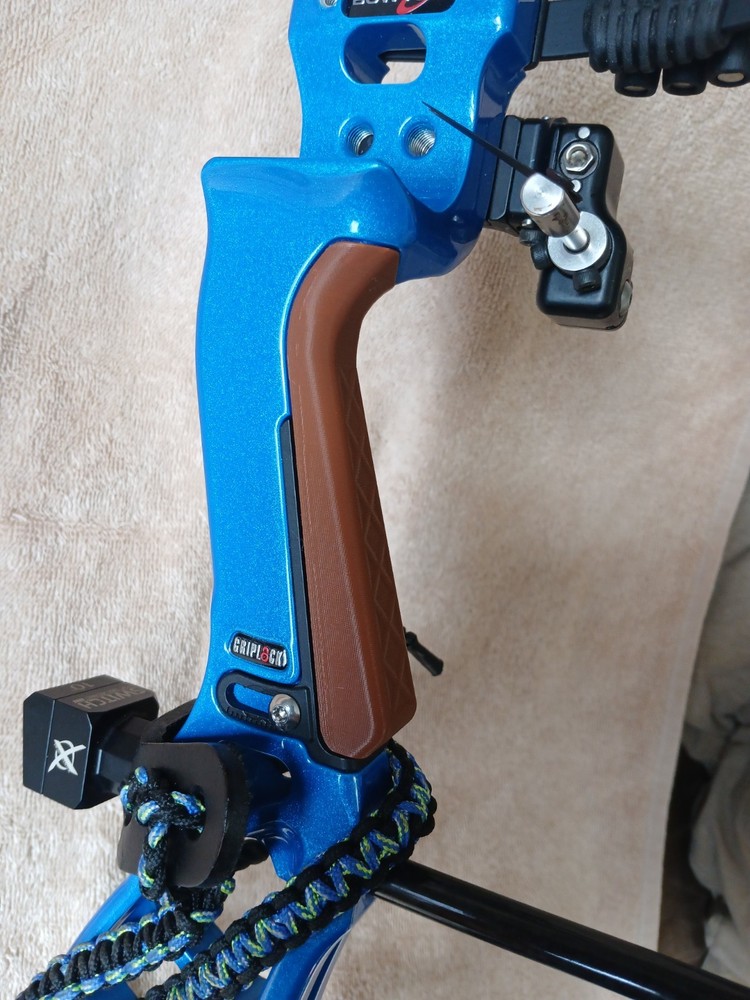* GripLock Version * Bowtech Clutch Grip - Reckoning Gen 2, Core SS, Proven 34