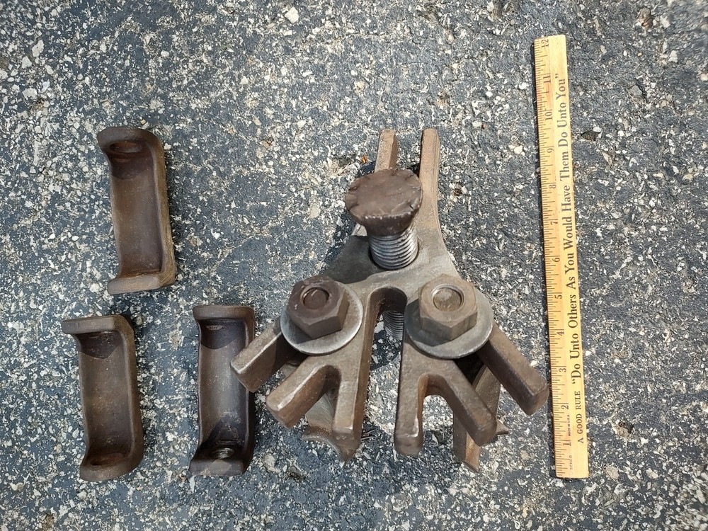 READ Springfield 500 universal wheel hub, gear puller
