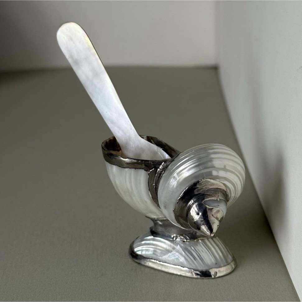 Set of 4 Antique Shell Open Salts with Mother of Pearl Spoons, Sterling Silver