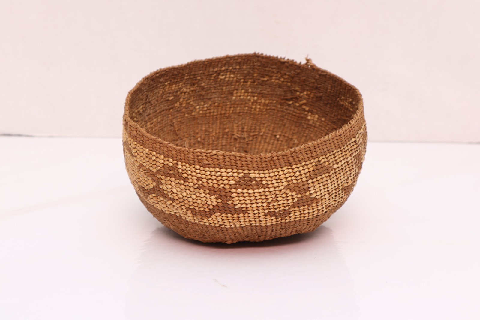 ATQ Hupa / Yurok / Karuk Woven Basket 7.5" Northern California Native American