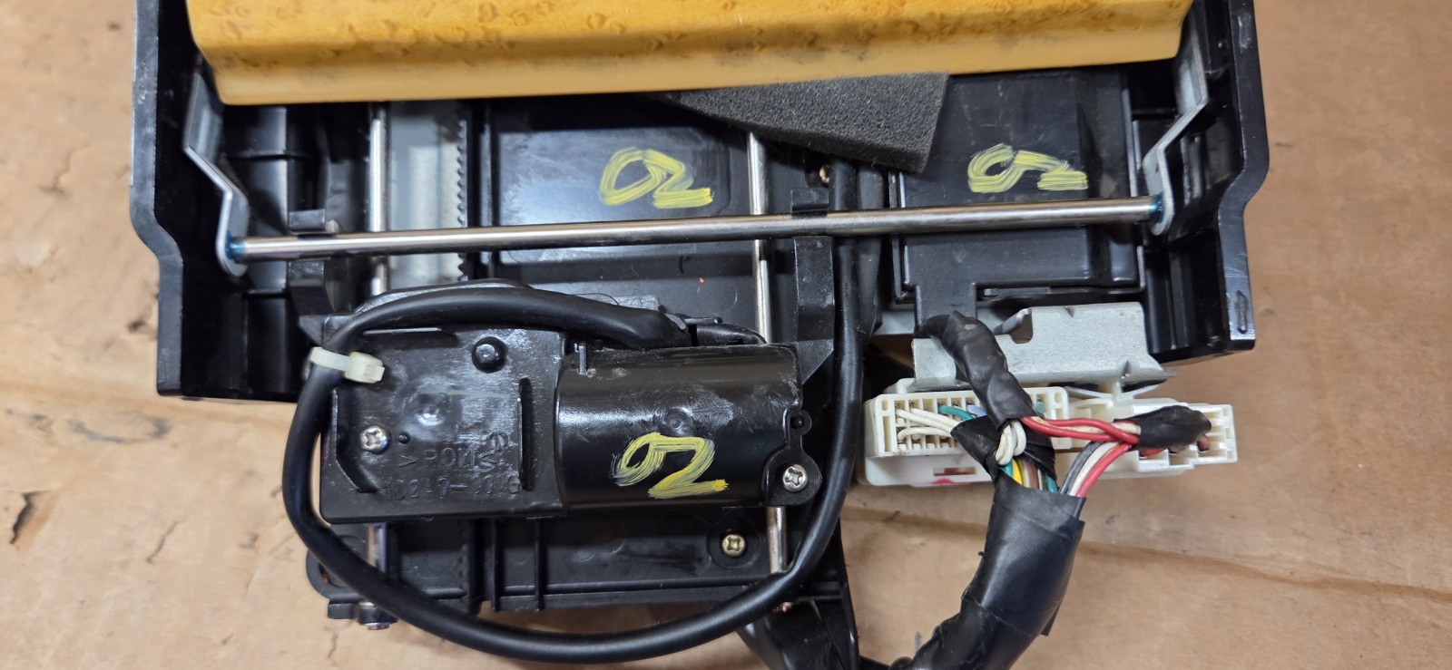 2002-2004 LEXUS SC430 DASH NAVIGATION INFO RADIO DISPLAY SCREEN OEM