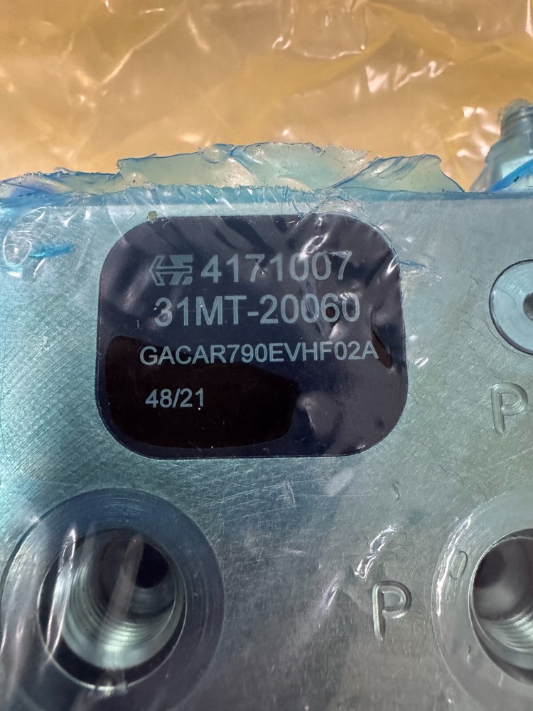 NEW HOLLAND/CASE Case Construction Valve - 31MT-20060