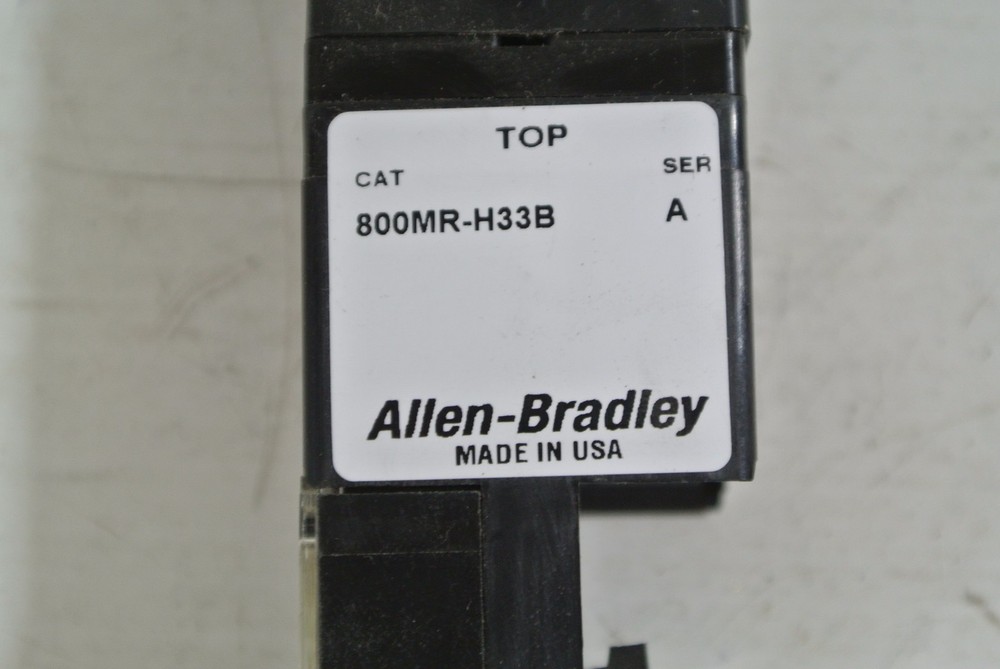 Allen-Bradley Key Selector Switch Cat: 800MR-H33B w/ key