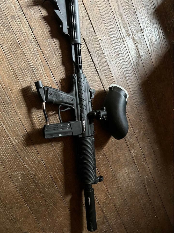 Tippmann Stryker AR1 with silencer