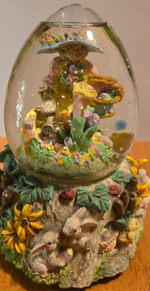 1994 SPRING Water Globe Music box "Easter Parade" Easter Bunny Egg-shaped