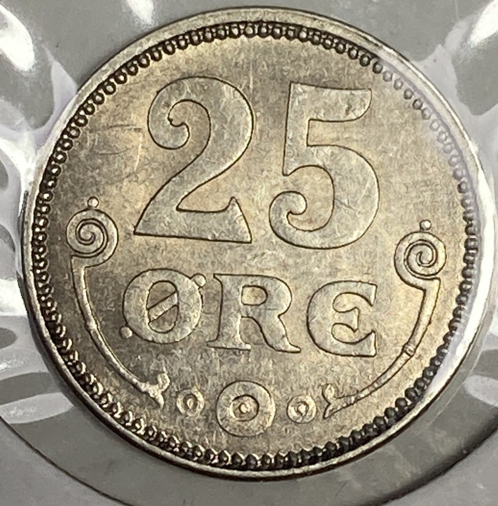 1919 Denmark 25 Ore. almost Unc. Silver.