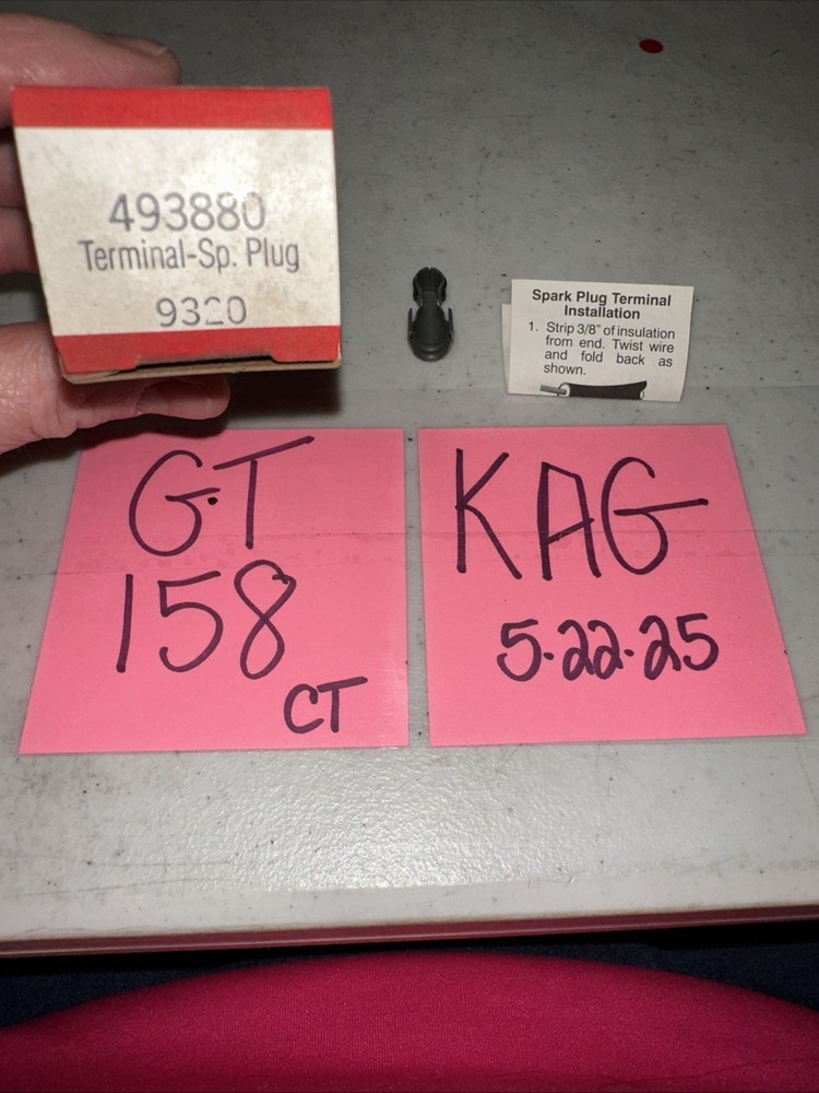 Briggs and Stratton Terminal Spark Plug 493880