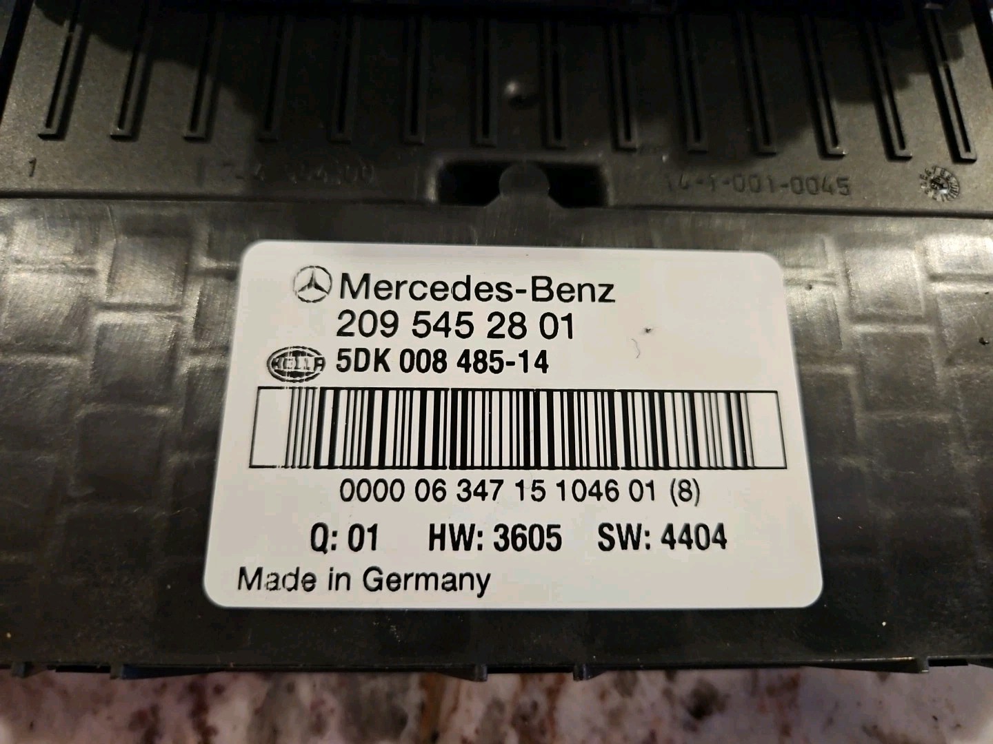 2003-2009 Mercedes W209 C209 CLK350 Front SAM Fuse Box Relay Control Module