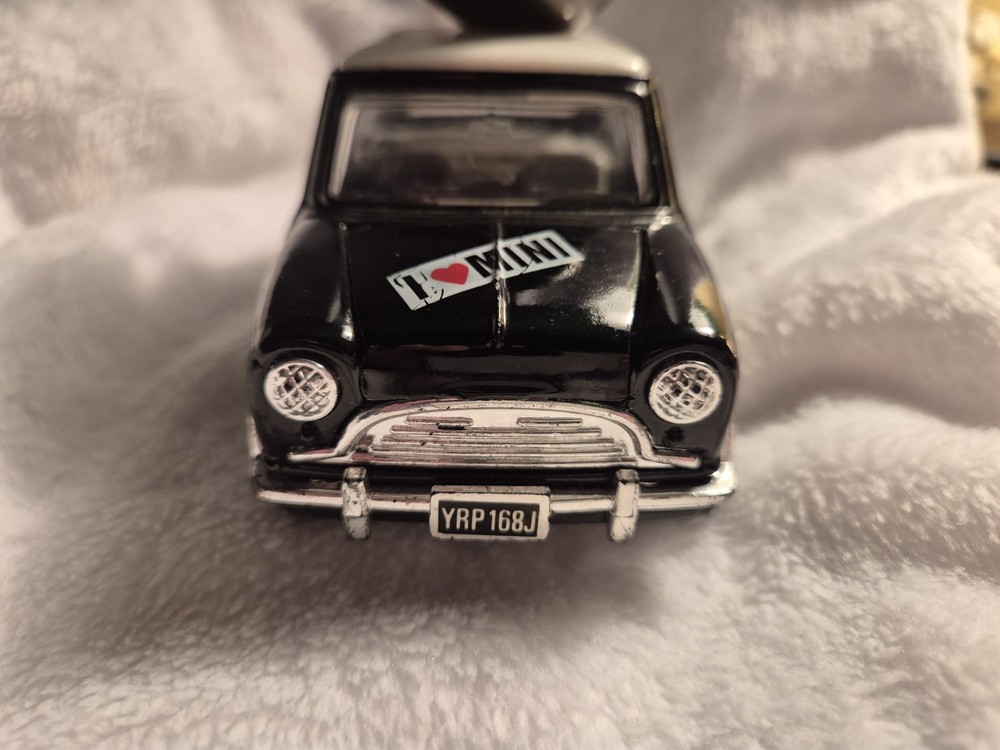 Mini Cooper Scale Model Car Retro Desk Clock - Black