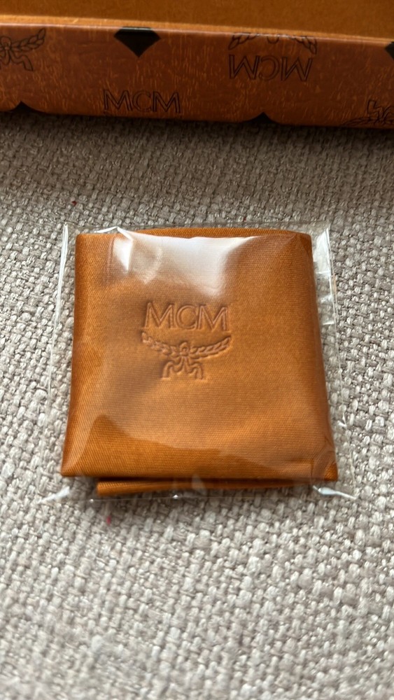 NEW!! MCM MONOGRAM SUNGLASSES HARD CASE WITH CLOTH