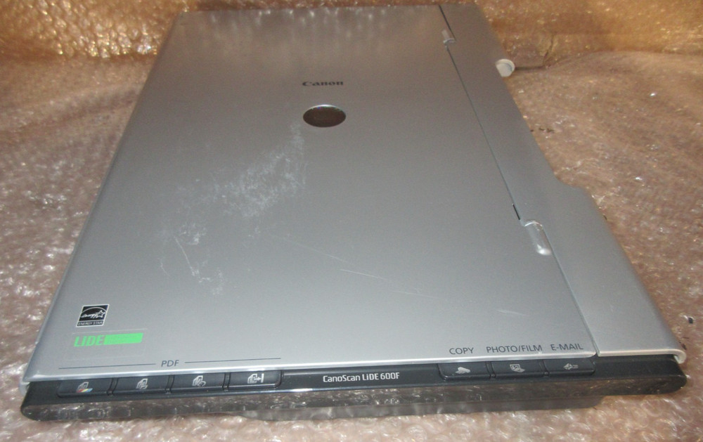 Canon CanoScan LiDE600F Flatbed Scanner