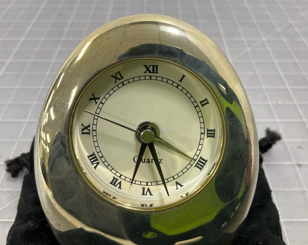 Unbranded Decorative Oval Shape Chrome Desk Clock