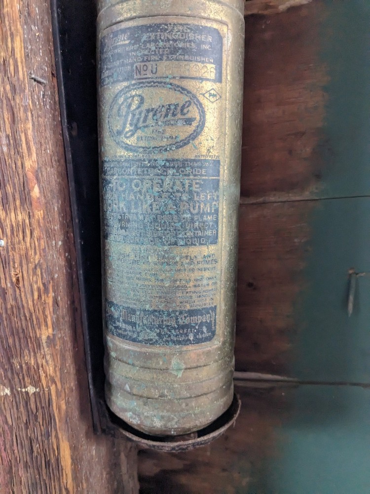 WW 11 Extinguisher